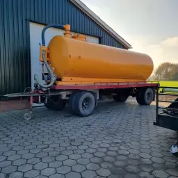 Транспортен резервоар 18m³ | Вакуум помпа & хидравлични спирачки