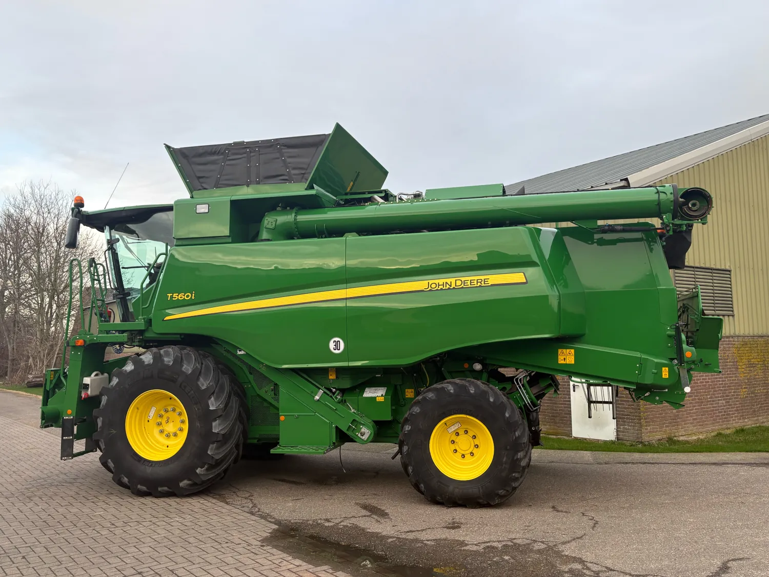 Combină John Deere T560i 2017 - Stare excelentă, ore puține!