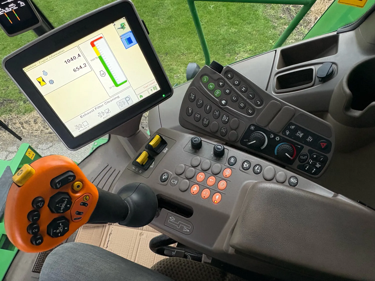 Combină John Deere T560i 2017 - Stare excelentă, ore puține!