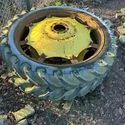 John Deere Oldtimer Velgen Set - Banden met Droogtescheuren