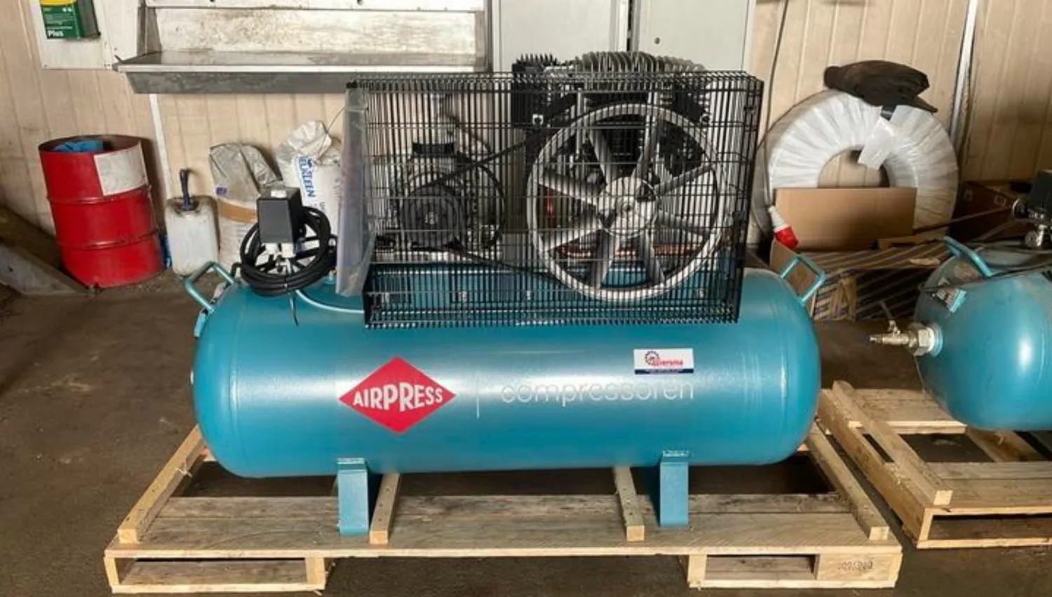 Nieuwe Airpress K200-600 compressor - 200 liter, 15 bar