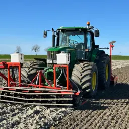 Култиватор за посевна подготовка с апликатор за гранули | Селскостопански машини