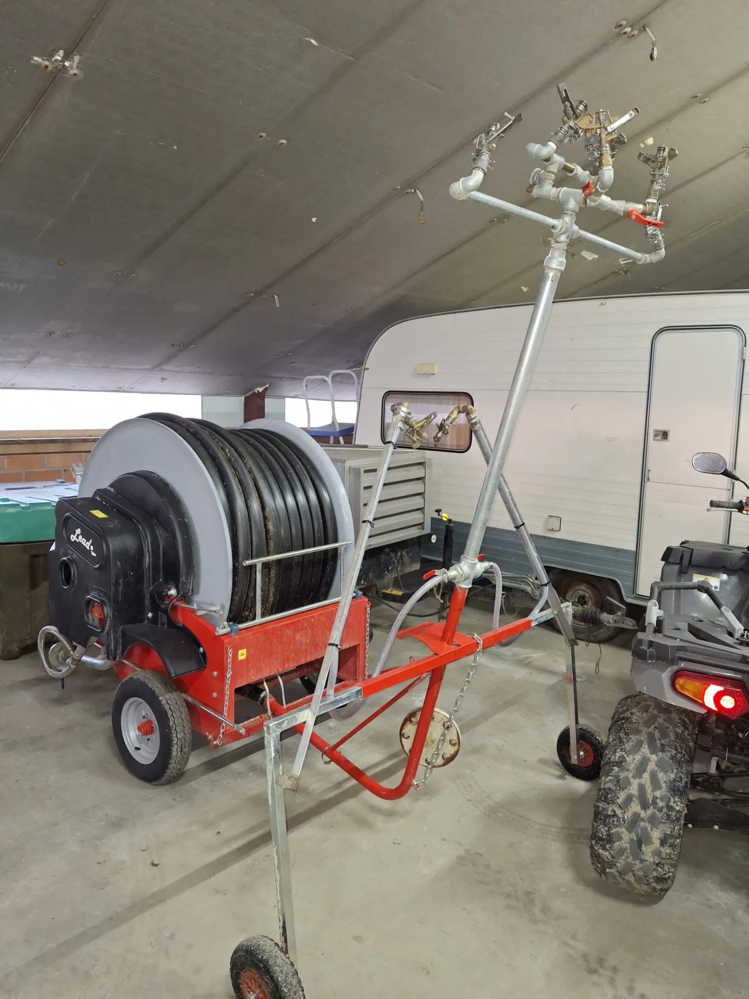 Hühnerstallreinigung: Effizienz mit dem Washbot