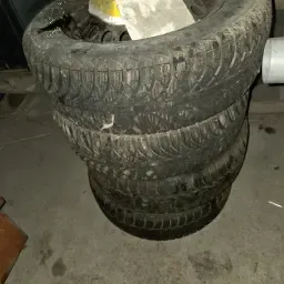 Neumáticos de invierno Golf 6 - 4 unidades en llantas de acero