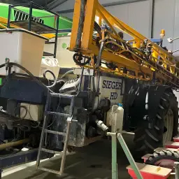 Pulverizador Sieger 2002, 4200L, 45m - Robusto y fiable