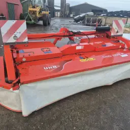 Kosiarka czołowa Kuhn 2013 - 4 bębny z pokosem | Do karmienia w oborze