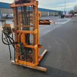 Gebruikte Sicma Hefmast - 1.2 Ton Capaciteit