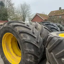 Комплект колела John Deere: Гуми Michelin, Отлично състояние