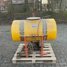 Watertank 300L met Pomp: Efficiënte Wateroplossing