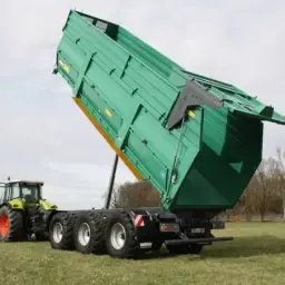 Nieuwe landbouwvoertuigen kopen | Kipper, mestverspreider