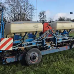 Monosem Maiszaaimachine 6-rijig, Meststoftank, 1980