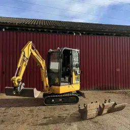 Minigraafmachine Komatsu PC17R huren | Compact & Wendbaar