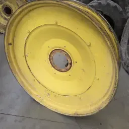 Verstellbares John Deere Rad 10x50 - Angebot