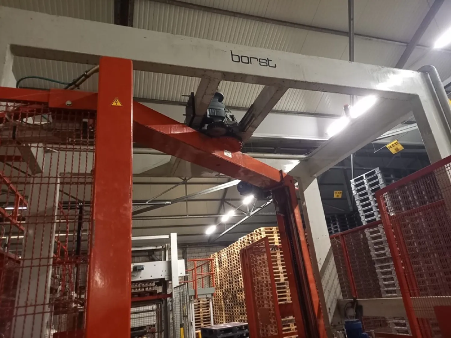 Gebruikte Palletwikkelaar - Automatisch met Rollenbanen