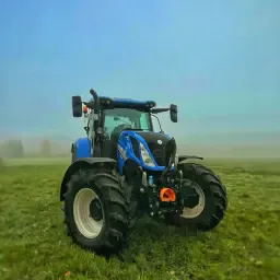 Traktor mieten mit Fahrer (180 PS) in Bienenbüttel