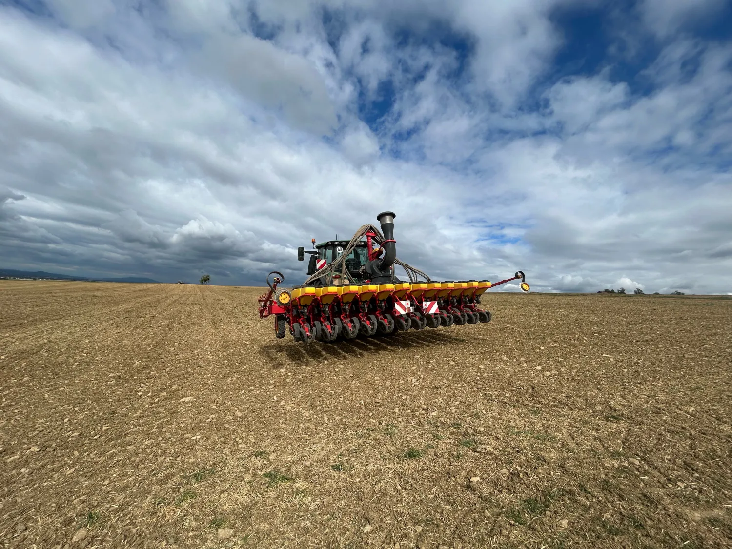 Landwirtschaftliche Dienstleistungen: Hackschnitzel, Gülle, Aussaat & mehr