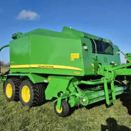 Mooie John Deere 744 Balenpers
