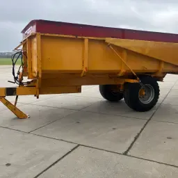 Veenhuis Kipper 7500 met Vredestein Banden