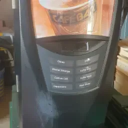 Koffieautomaat met wateraansluiting te koop - €75