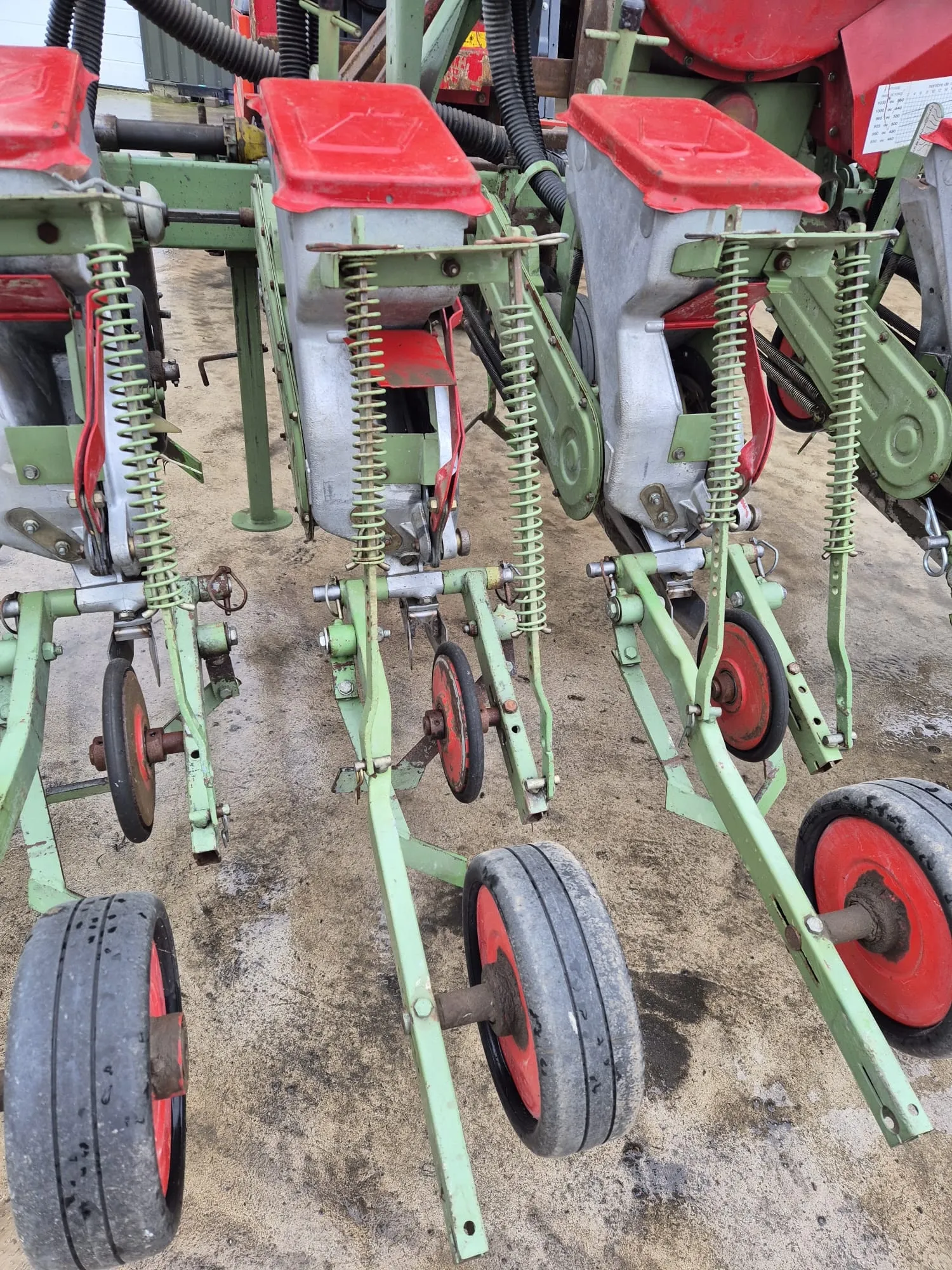 Nodet Pneumatic Seeder - Onions & Beets