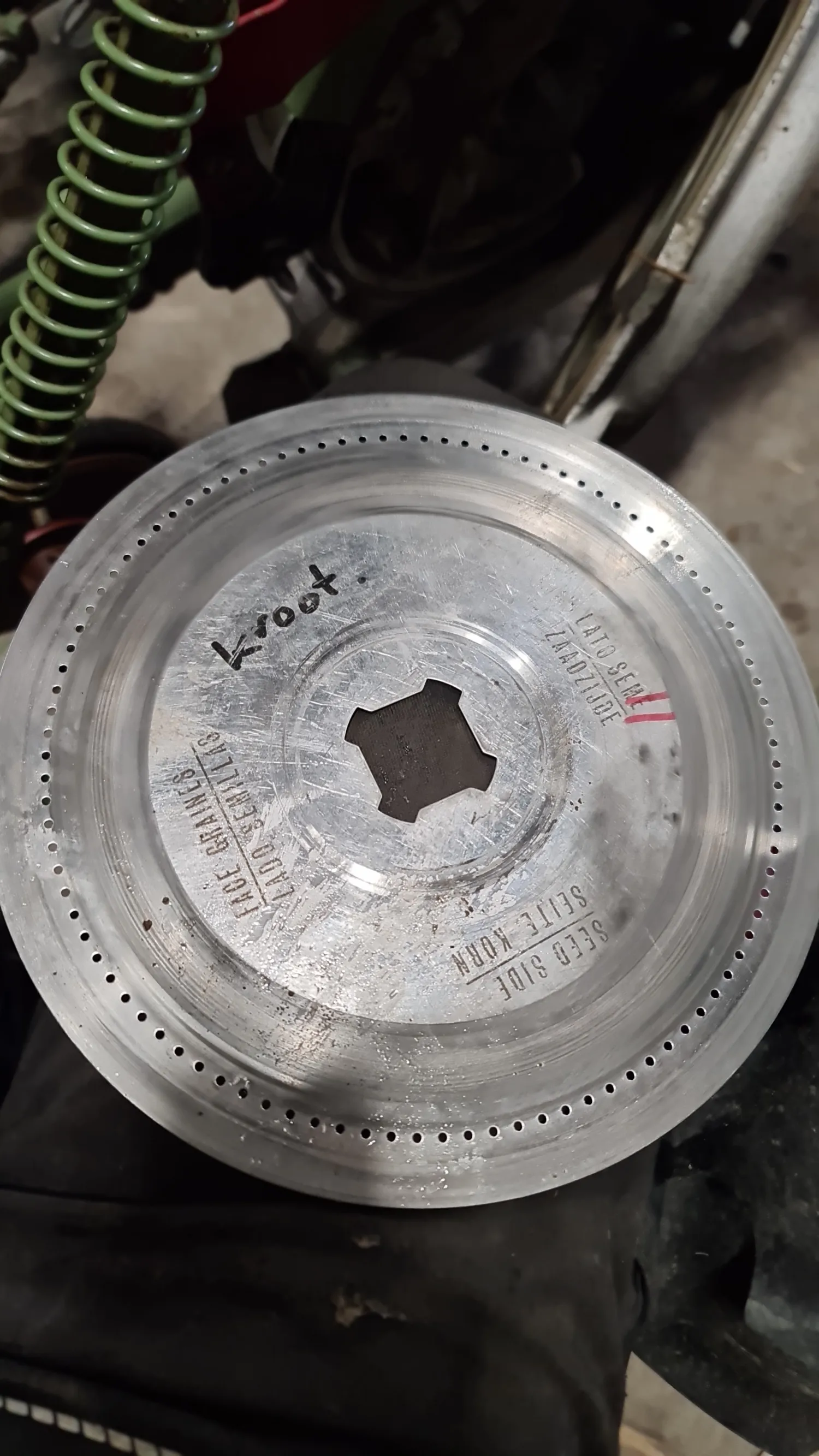 Nodet Pneumatic Seeder - Onions & Beets