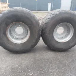 Complete wielset Vredestein 650/50R22.5