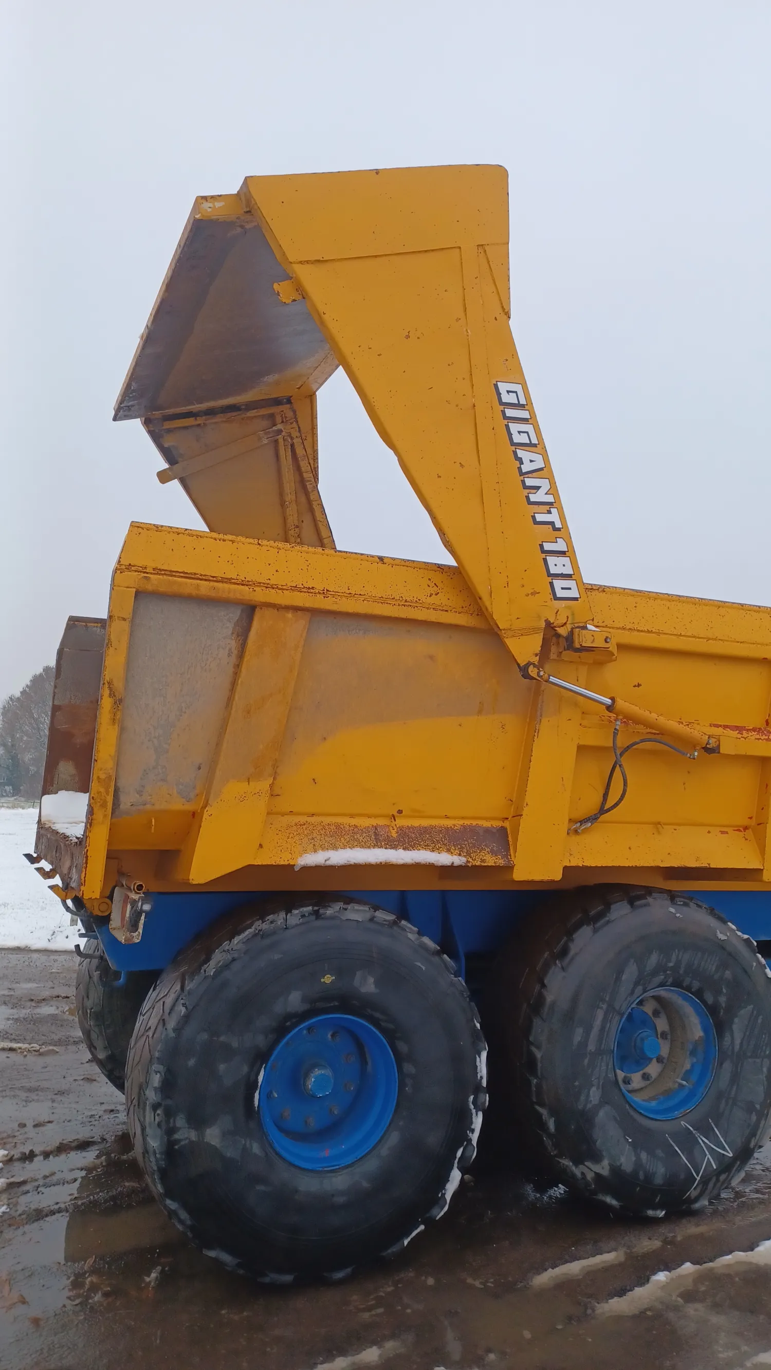 Beco Gigant 180 Kiepwagen - Afmetingen 4500x2200x1200