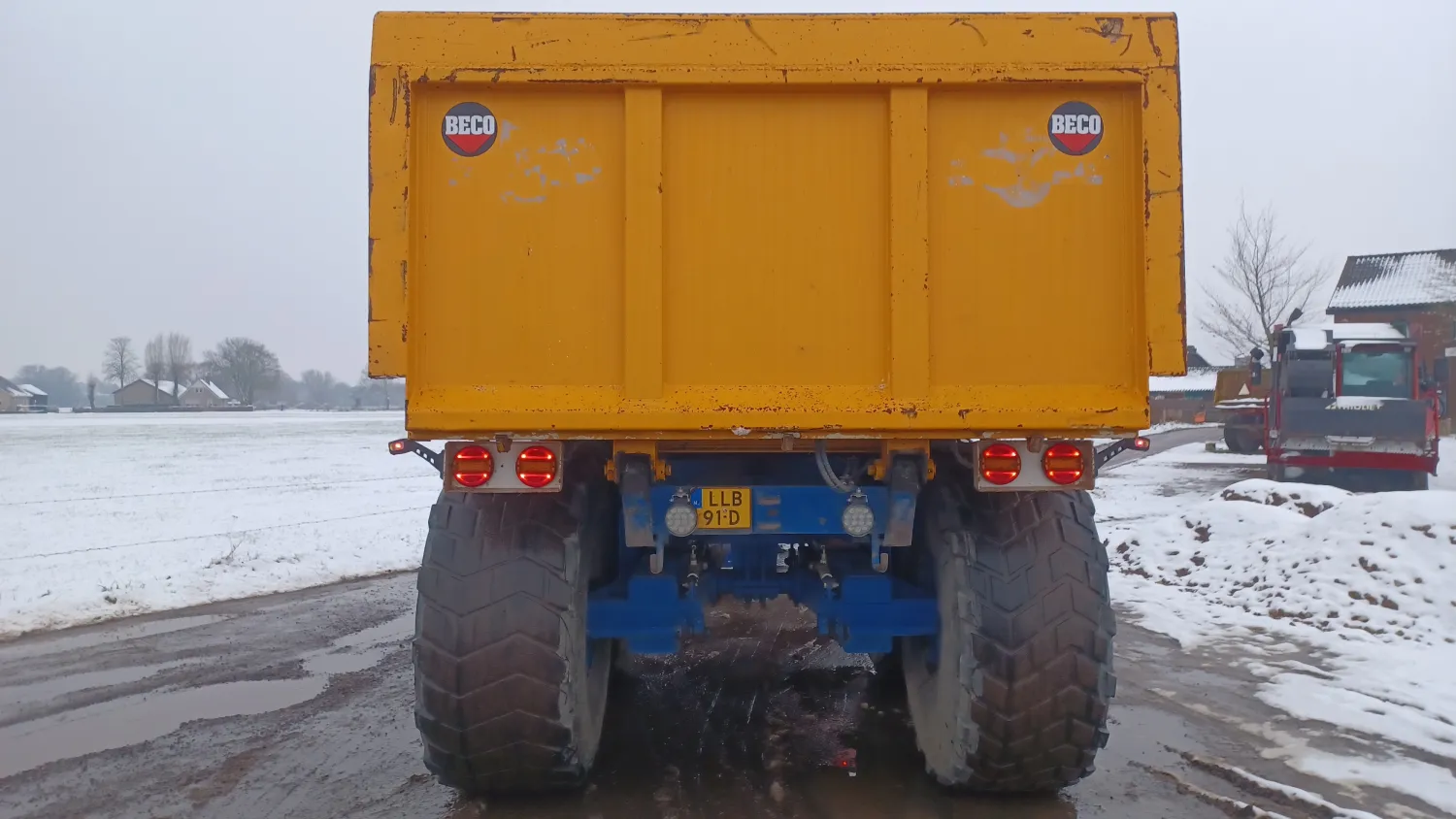 Beco Gigant 180 Kiepwagen - Afmetingen 4500x2200x1200