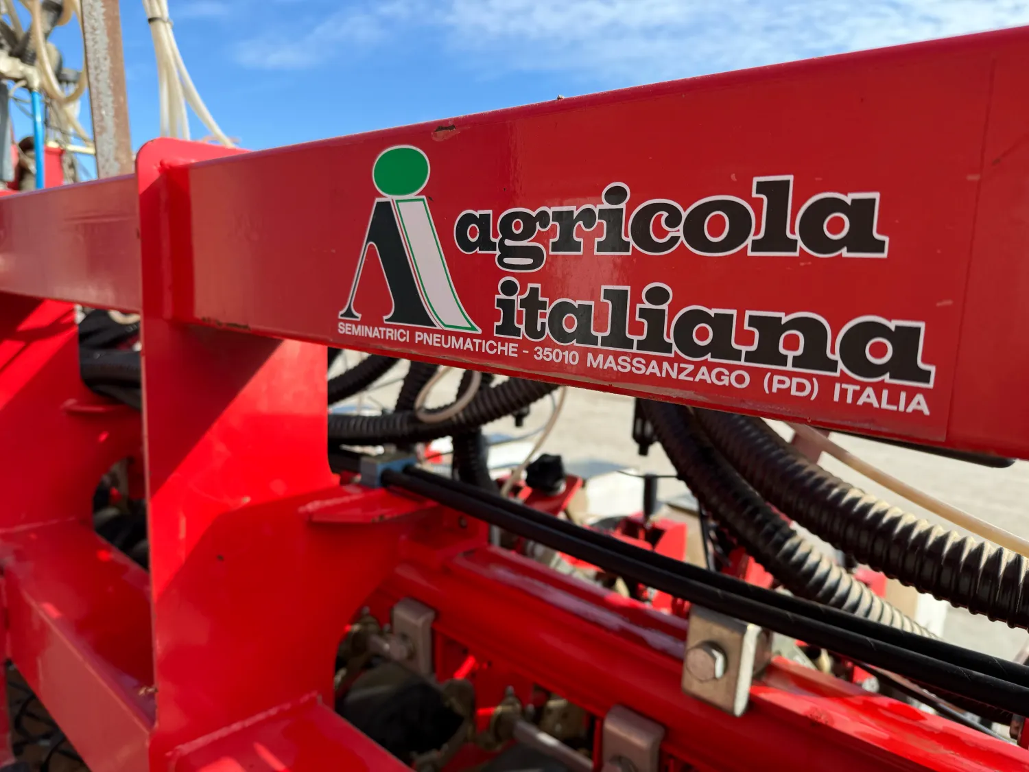 Agricola 6m zaaimachine: Compleet met vloeistof toediening