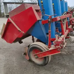 Aardappelpootmachine te koop - Bekerpoter, 1250kg bunker