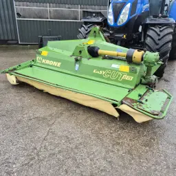 Krone frontmaaier 320 met kneuzer - Bouwjaar 2007