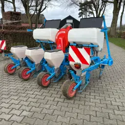 Monosem 4-rzędowy Siewnik do Kukurydzy - Rok 2012