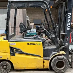 Elektrische Hyundai Heftruck 35BH-9 | Lage Doorrijhoogte