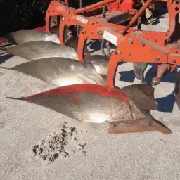 Kverneland 4-furet plov - Vendeplov med skiveskær