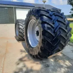 Michelin Banden op Velg - 650/65 R38 & 540/65 R28