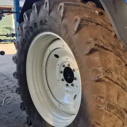 New Holland Velgen Gezocht: 42 inch & 30 inch