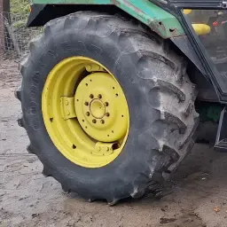 Използвани тракторни гуми 16.9 R30 - Добро състояние