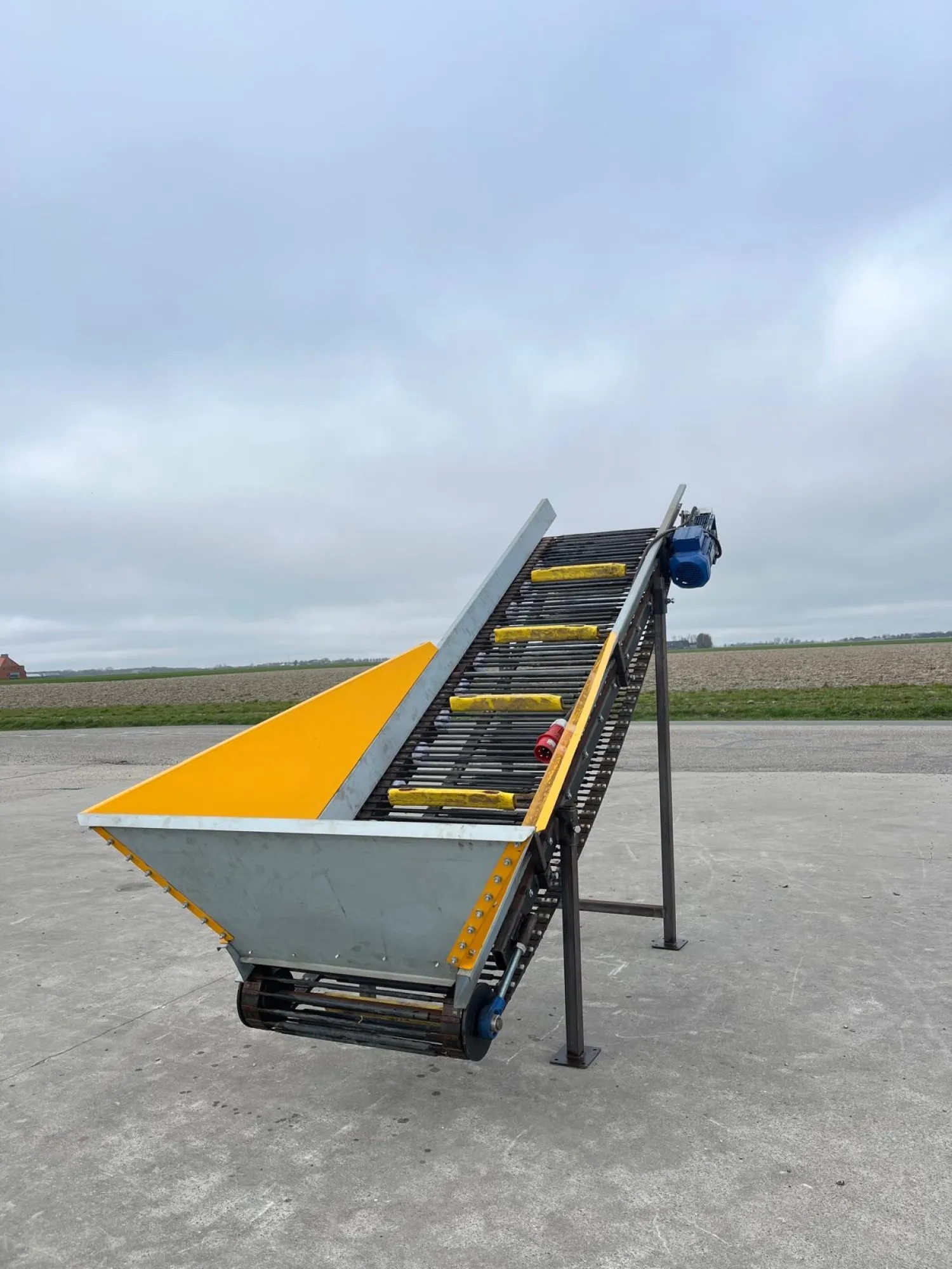 Convoyeur à barreaux neuf 270cm - Idéal agriculture