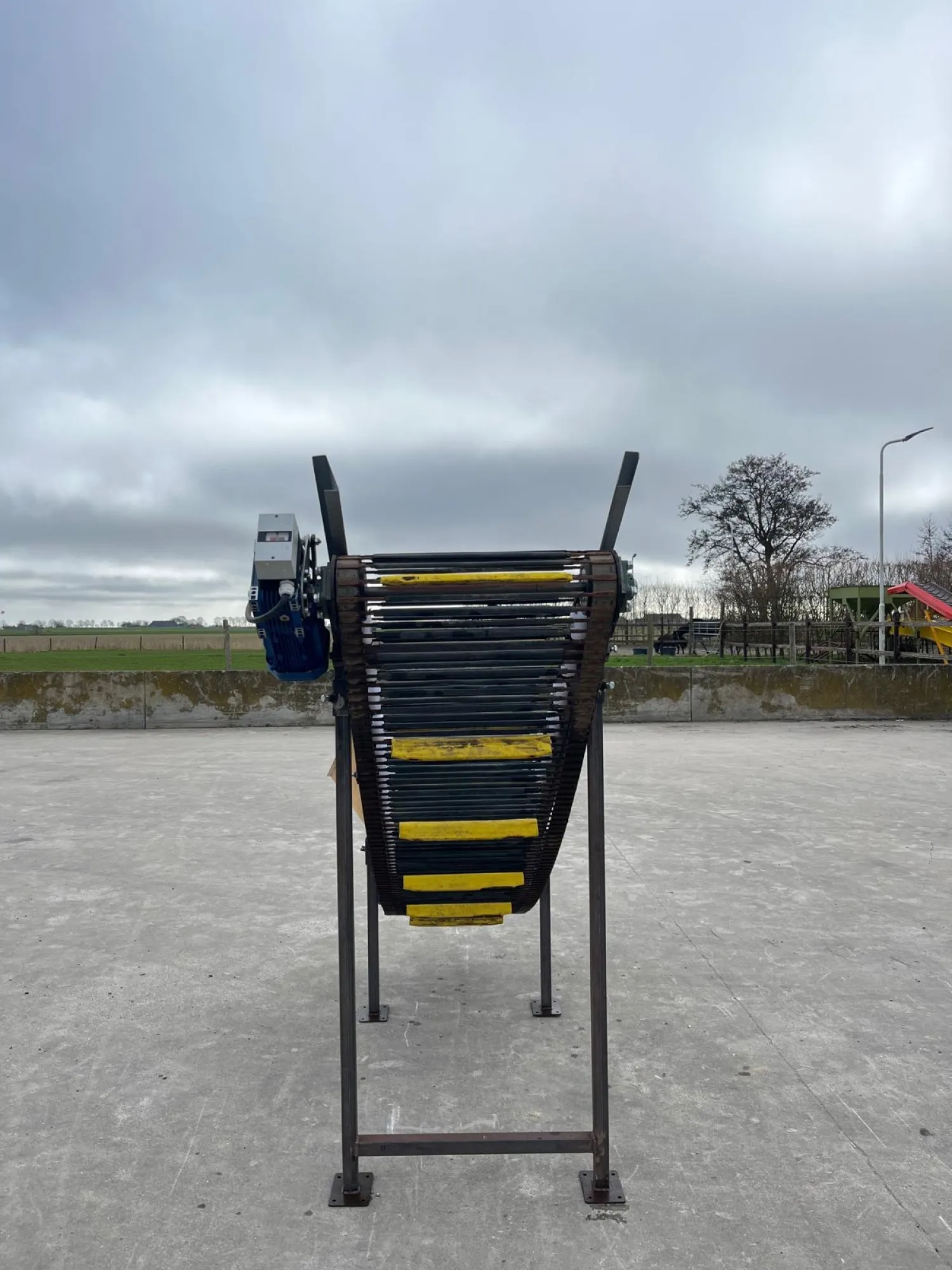 Convoyeur à barreaux neuf 270cm - Idéal agriculture