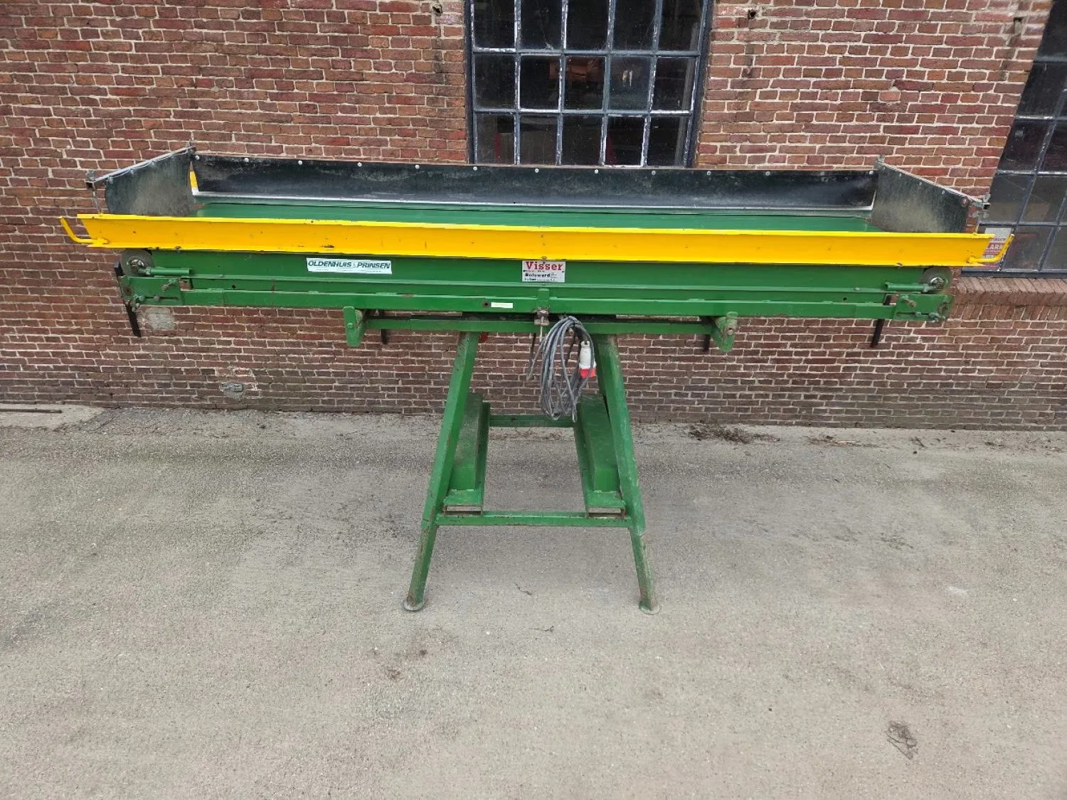 Manual Box Filler - Efficient and Adjustable