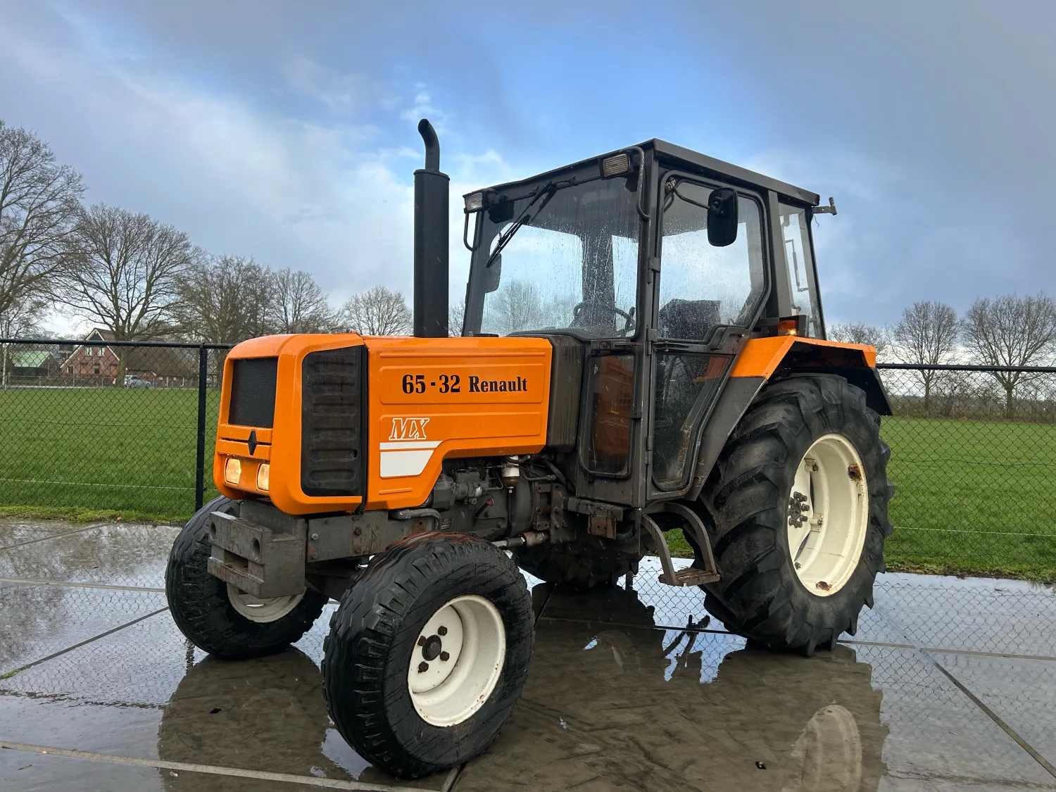 Renault MX 65-32 Tractor, 1989 | 60 HP MWM Engine