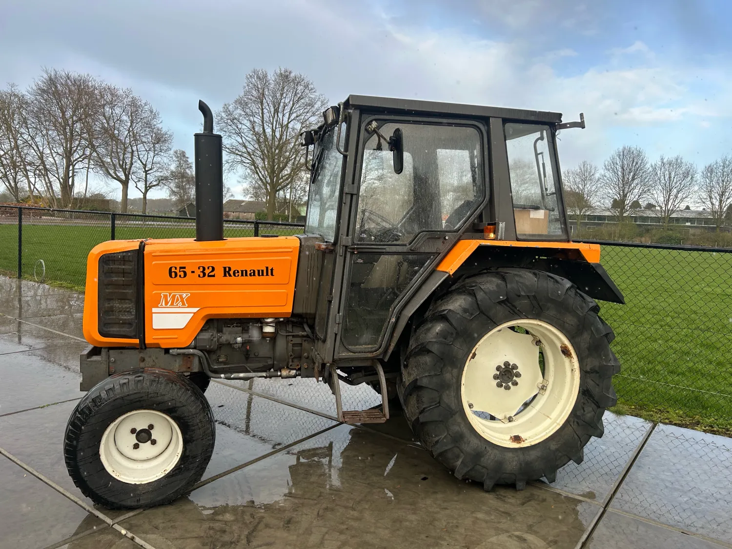 Renault MX 65-32 Tractor, 1989 | 60 HP MWM Engine