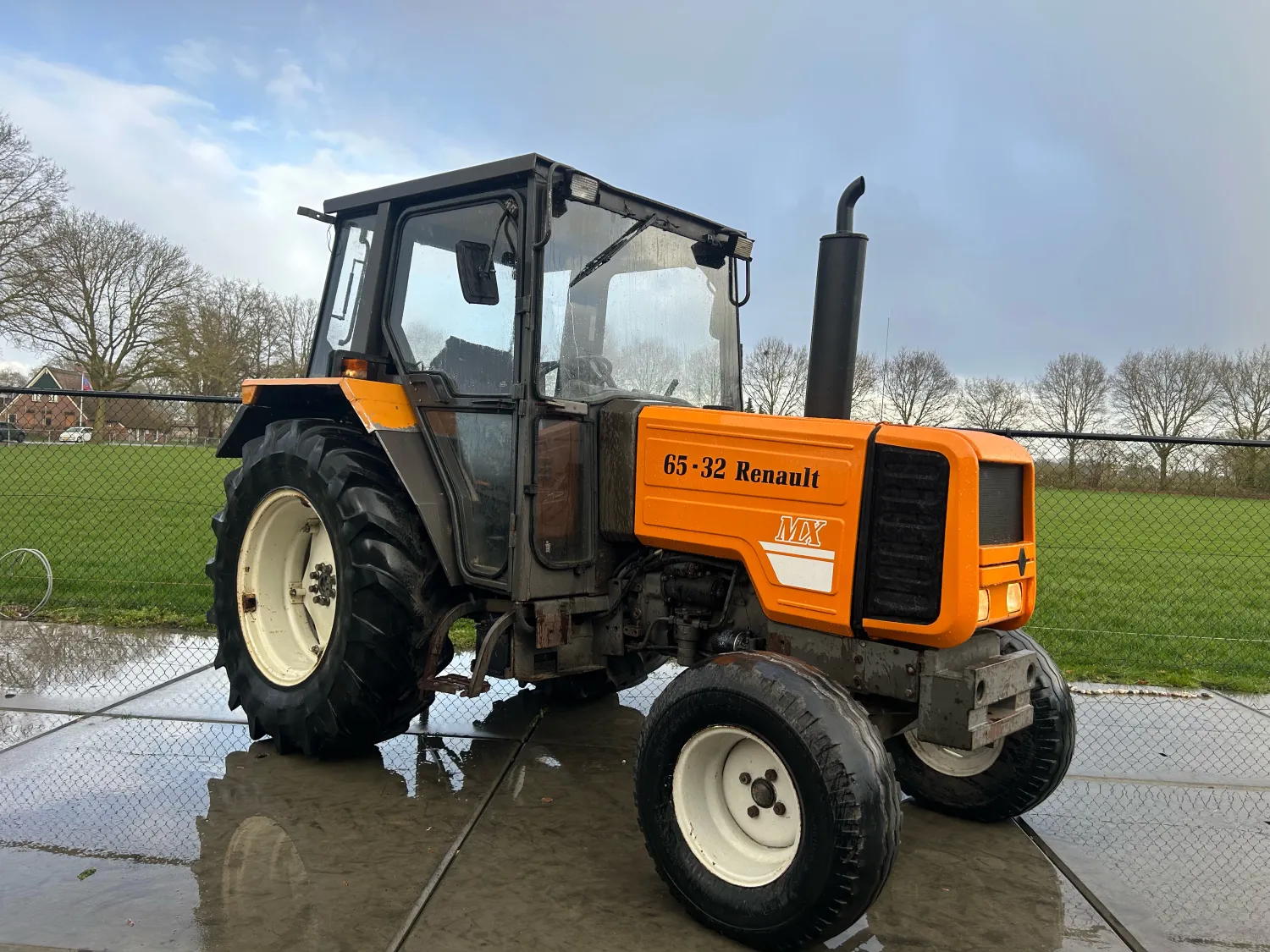 Renault MX 65-32 Tractor, 1989 | 60 HP MWM Engine