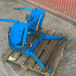 Предна навесна система Ford 7810 - Подходяща за много трактори