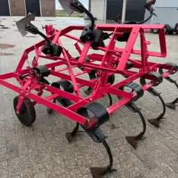 Използвана селскостопанска рамка: 2,25m - 3m разтегателна