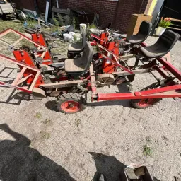 Plantadora de 4 filas Otma - Buen estado, incluye repuestos