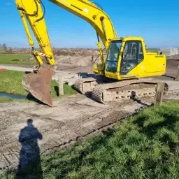 Верижни кранове за продажба: Etec, Atlas, Hyundai - Работят добре