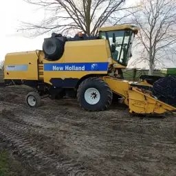 New Holland TC 5040 Combine For Sale | Ready for Harvest