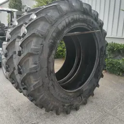 Set Nieuwe Michelin 520 85