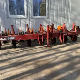 Kongskilde Hoeing Bar: Goosefoot Hoes &amp; Hilling Ploughs